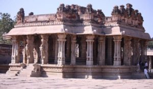 Les piliers sonores de Vijaya au temple Vittala