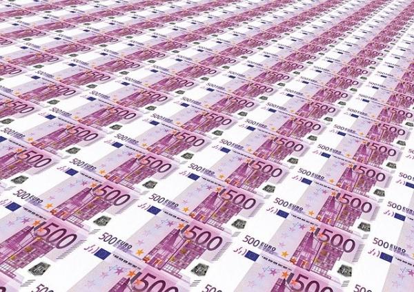  Chaque Français aurait perdu 56 000€ de pouvoir d’achat avec le passage du Franc à l’Euro(Image : Gerd Altmann / Pixabay)