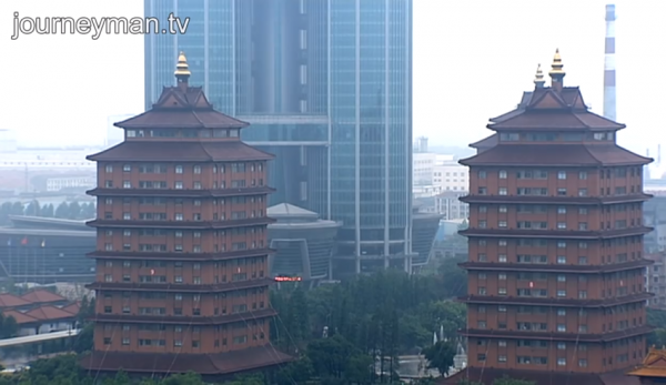 En conséquence des tensions sur les marchés avec les U.S., au moins 161 personnes ont perdu leur statut de «milliardaire» en Chine l’an passé. (Image: Screenshot / YouTube)