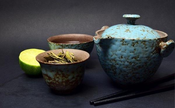 Il existe de nombreux types de thé chinois aux goûts uniques et aux propriétés bénéfiques pour la santé. (Image : Ulrike Leone / Pixabay)