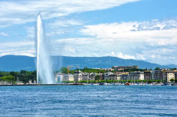 Ce pays s'enorgueillit de ses lacs vierges et de ses Alpes imposantes qui percent le ciel. (Image: Luisfpizarro/Pixabay) 