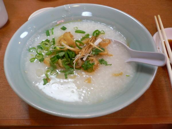 Le congee est un aliment traditionnel chinois qui est un excellent tonique pour le sang et l'estomac. (Image: hirotomo t via Wikimedia CC BY-SA 2.0)