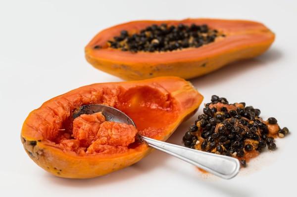 La papaye contient des enzymes qui aident à la digestion des protéines. (Image: Stevepb / Pixabay)