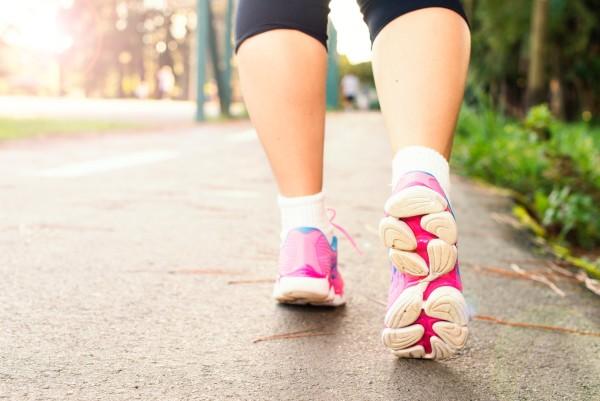 Comment renforcer les mollets? Des exercices modérés aident beaucoup. (Image: Pexels) 