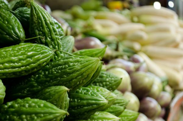 La courge amère, aussi connue sous le nom de melon amer, est un aliment riche en sucre, qu’il est facile de trouver en été. (Image: Pixabay)