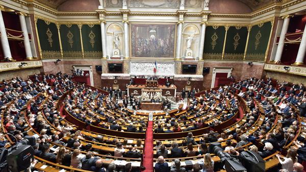 Ce mois de septembre a lieu l’examen du projet de loi relatif à la bioéthique à l’Assemblée Nationale. (Vue panoramique de l'hémicycle, Assemblée nationale)