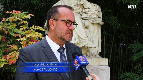 Monsieur Hervé Saulignac, député de l’Ardèche : «Il y a une préoccupation majeure qui est le trafic d'organes.» (Jardins de l’Assemblée Nationale. NTD)