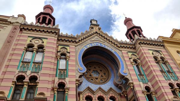 Pendant Hanouka, la visite de la synagogue n'est pas si importante. (Image : Laura_Maxim/ Pixabay)