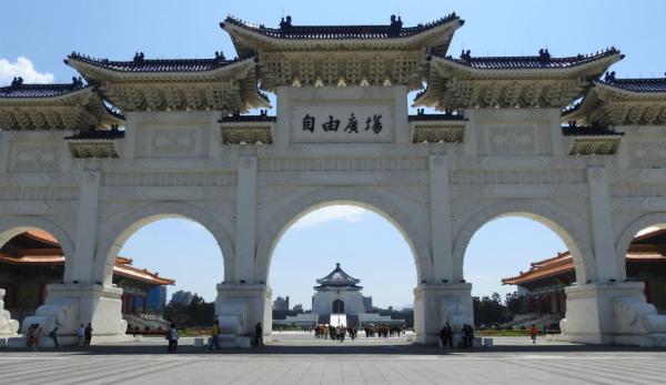 La porte principale du complexe mémorial Chiang Kai-shek à Taipei, Taiwan. (Image : Billy Shyu/Vision Times)