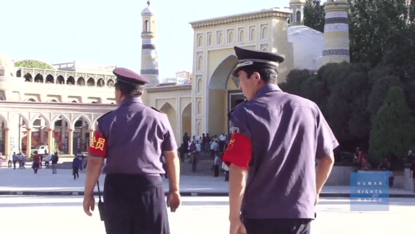 La Chambre des représentants des États-Unis a récemment adopté une loi visant à lutter contre la répression des Ouïghours musulmans en Chine. (Image: Capture d'écran / YouTube)