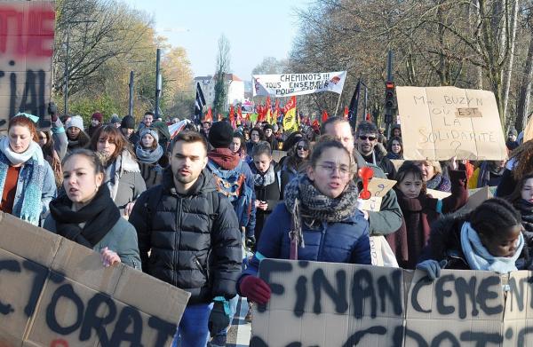 Le nouveau projet de réforme des retraites suscite des oppositions, des revendications, des mouvements de grèves et des violences dans la société française (Toufik-de-Planoise/ [CC BY-SA 4.0])