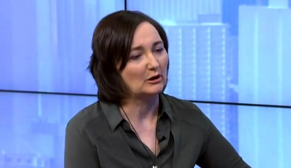 Anne-Marie Brady, professeure de sciences politiques à l'université de Canterbury, en Nouvelle-Zélande, dresse une critique virulente du gouvernement chinois. (Image : Capture d'écran / YouTube)