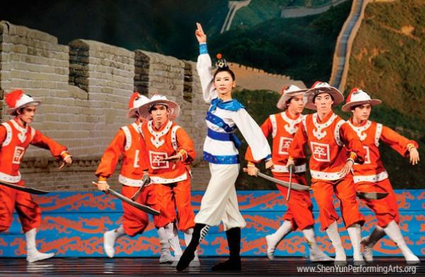 La première danseuse Michelle Ren dans «Mulan se joint à la bataille», 2009. (Photo : Shenyunperformingarts.org)