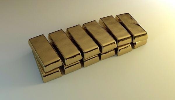 À l’époque, les États-Unis possédaient la plus grande réserve d’or. Afin de soutenir l’économie, la Banque centrale américaine a annoncé une augmentation des taux d’intérêt. (Image : Matthias Wewering / Pixabay)