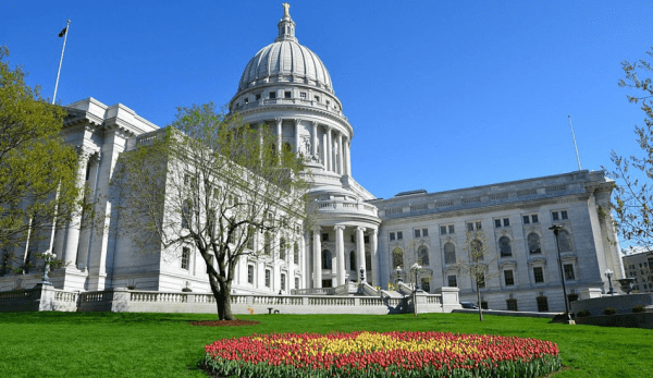 Roger Roth, le sénateur de l’État du Wisconsin, a reçu des e-mails de la part de diplomates chinois lui demandant de louer publiquement la façon dont le Parti communiste chinois a géré l’épidémie de coronavirus. (Image : Vijay Kumar Koulampet / wikimedia / CC BY-SA 3.0)