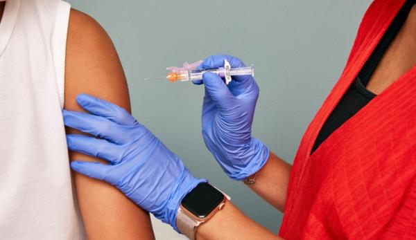 Lors du récent Sommet mondial sur la vaccination, certains scientifiques de haut niveau ont admis qu’ils n’étaient pas trop sûrs que les vaccins soient totalement fiables. (Image : SELF Magazine / flickr / CC BY 2.0)