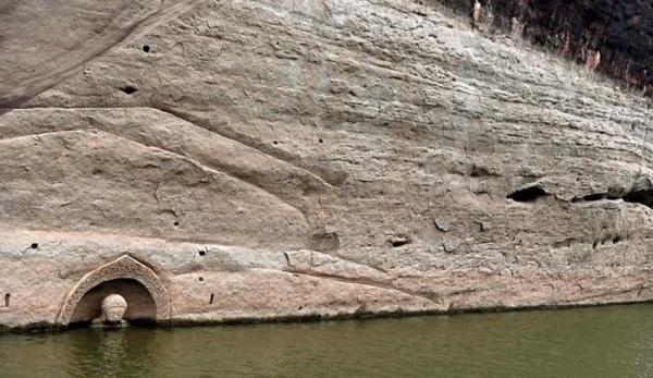 Une statue de Bouddha, datant probablement de la dynastie Ming, est réapparue dans la province chinoise du Jiangxi. (Image : Capture d’écran /  YouTube)