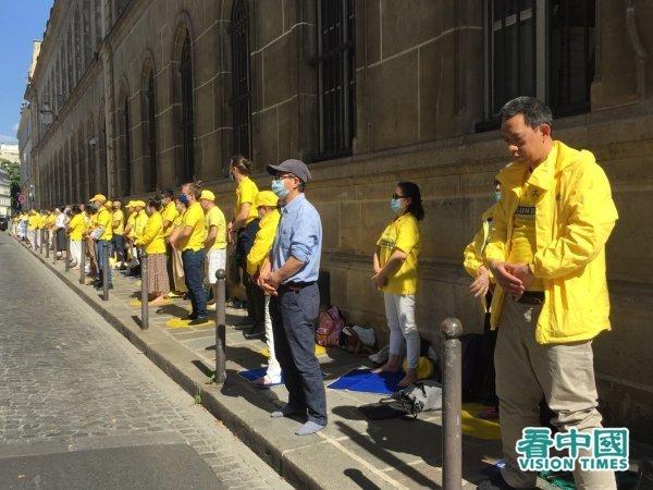 Le rassemblement. (Image : Kan Zhongguo / VisionTimes)