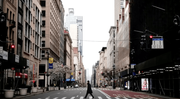 Le confinement pourrait même inciter les gouvernements à promulguer des lois pour réduire la pollution, en faisant participer activement les entreprises à ces efforts. (Image : Capture d’écran / YouTube)