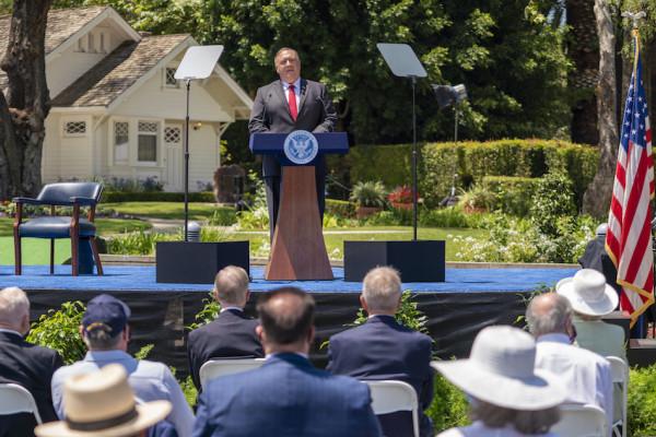 Le secrétaire d’Etat américain Mike Pompeo prononce son discours sur « la Chine communiste et l’avenir du monde libre » le 23 juillet 2020. (Image : Ron Przysucha / U.S. State Department / Domaine public)