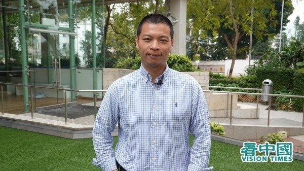 Lu Bingquan, maître de conférences au département de journalisme de l’Université baptiste de Hong Kong, a qualifié de « coup critique » le lancement par les États-Unis d’une offensive technologique tous azimuts contre Pékin. (Image : Li Ming / Vision Times)