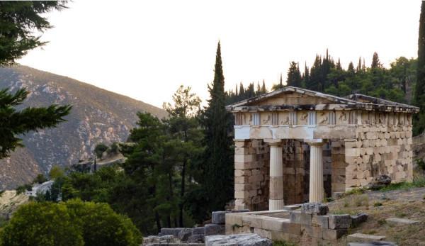 Un jour, un Athénien du nom de Chaerephon se rendit à Delphes pour visiter l’Oracle afin de demander s’il y avait à Athènes un homme plus sage que Socrate. (Image : pixabay / CC0 1.0)