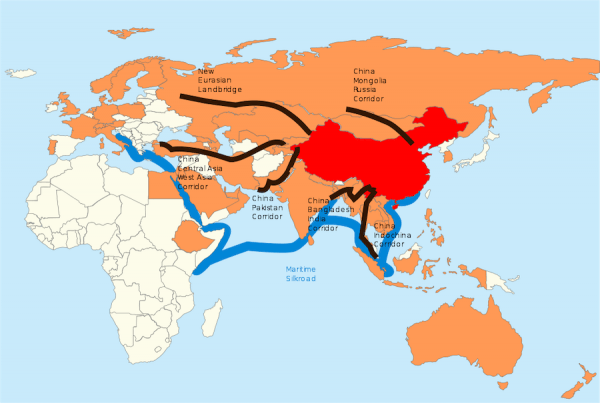 La Chine en rouge, les membres de la BAII, la Banque Asiatique d’Investissement pour les Infrastructures, en orange, les six corridors en noir et en bleu. La BAII une banque d’investissement proposée par la Chine veut remplacer le FMI. (Image : wikimedia / Lommes / CC BY-SA)