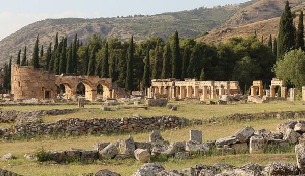 La cité antique de Hiérapolis est située en Turquie. (Image : Wikimedia / GNU FDL)