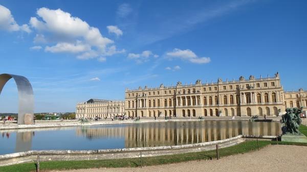 Une classe de CM1 de Garges-lès-Gonesse (Val d’Oise) a passé une semaine au Château de Versailles au mois de juillet dernier en vue d’un court-métrage. (Image : magnusprod47 / Pixabay)