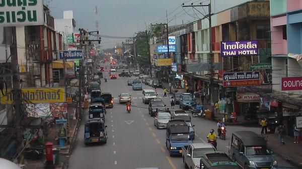 La Thaïlande a annoncé son intention de mettre en place un vaste réseau de fermes solaires flottantes. (Image : wikimedia / CC0 1.0)