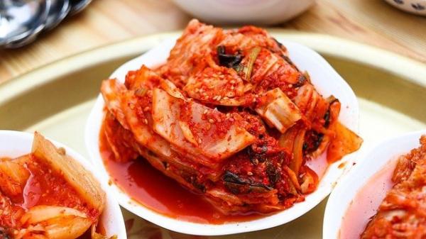 Le Kimchi est très pimenté, son goût relève n’importe quel plat, il est très utilisé en Corée. (Image : ally j / Pixabay)