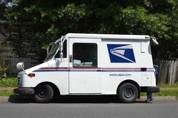 Un chauffeur de camion, sous-traitant de USPS, a vu qu’il manquait potentiellement 288 000 bulletins de votes dans son camion (Image : pixabay)