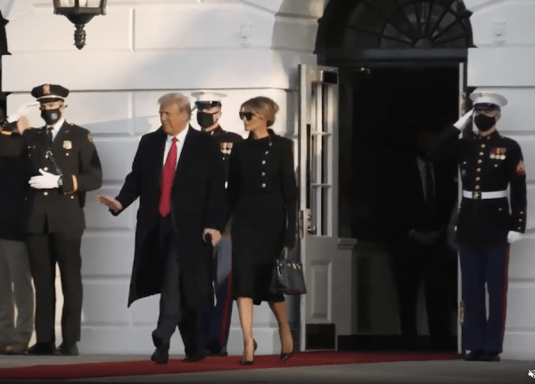 Le Président Donald Trump et la première dame Melania Trump sont sortis de la Maison Blanche vers 8 heures du matin le 20 janvier 2021. (Image : Capture d’écran / twimg.com / @WhiteHouse )