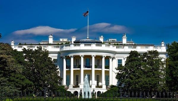 L la Maison Blanche à l’occasion de la dernière journée complète du président américain Donald Trump, à Washington, D.C., le 19 janvier 2021. (Image : David Mark / Pixabay)