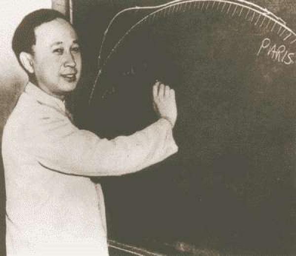 Qian Xuesen, connu comme le « père des vols spatiaux chinois », estimait que « la science du corps humain pourrait conduire à une nouvelle révolution scientifique au XXIe siècle, peut-être une révolution scientifique plus importante que la mécanique quantique et la relativité du début du XXe siècle ». (Image : wikimedia / The original uploader was Iflwlou at Chinese Wikipedia / Domaine public)