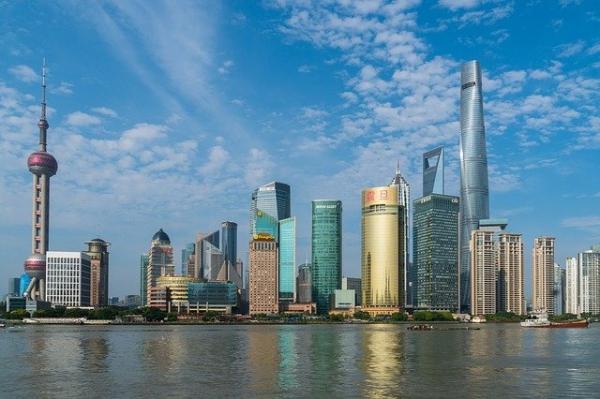 Shanghai est le symbole de l’ouverture de l’économie chinoise. Après la fin de la Révolution culturelle, le PCC a fait appel à Rong Yiren qui a grandement contribué au dynamisme de l’économie chinoise. (Image : Steven Yu / Pixabay)