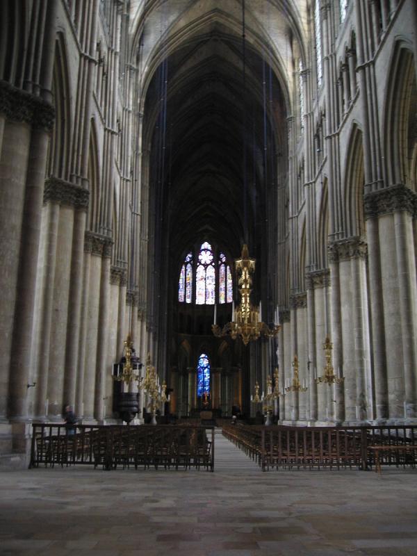 L’illustre passé de Notre-Dame de Reims s’ajoute naturellement à la solennité du site. (Image : wikimedia / Magnus Manske / CC BY-SA 1.0)