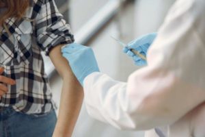 Coronavirus : cinq choses à savoir avant de se faire vacciner