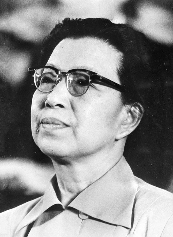  La Révolution culturelle aurait été déclenchée par Mao Zedong, dans le but d’éradiquer les forces dissidentes au sein du Parti, dont la Bande des quatre, composée entre autres de l’épouse de Mao Jiang Qing. (Image : wikimedia / Unknown author / CC BY-SA 3.0)