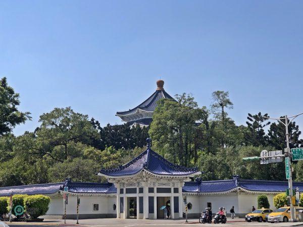 Les deux portes latérales du Mémorial de Chiang Kai-shek sont également attrayantes. (Image : Billy Shyu / Vision Times)