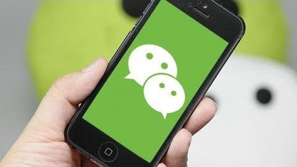 Le 6 août 2020, Donald Trump a émis un décret interdisant aux Américains toute transaction avec ByteDance la société mère chinoise de TikTok, et WeChat. (Image : Capture d’écran / YouTube)
