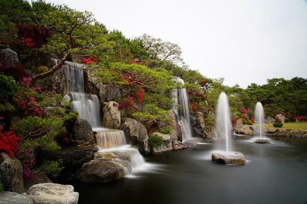 « Qingming » tombe le 106ème jour après le solstice d’hiver et le 15ème jour après l’équinoxe de printemps. À cette époque, tout est propre, l’air est frais, le paysage est lumineux et fleuri, et les plantes baignent dans un tel environnement. (Image : Jaesung An / Pixabay)