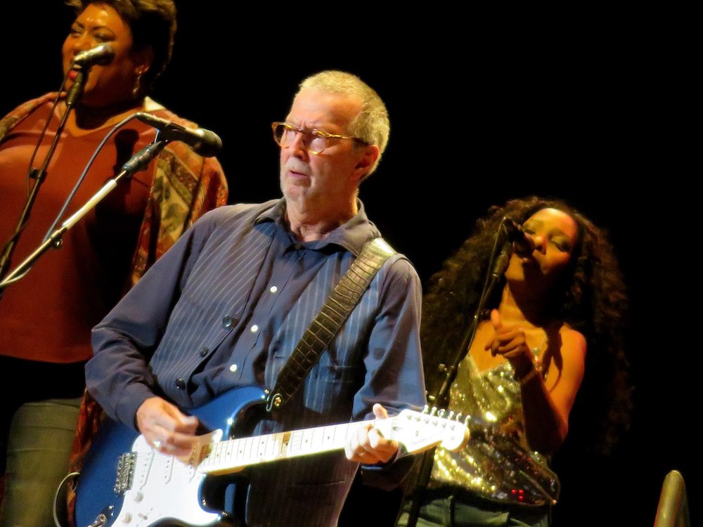 Covid-19 : Eric Clapton dénonce publiquement la propagande pro-vaccins