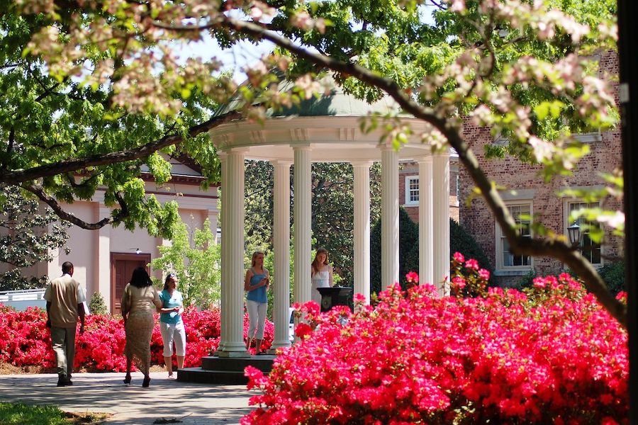 La Chan Zuckerberg Initiative accorde une subvention de 433 000 dollars à l’université de Caroline du Nord à Chapel Hill