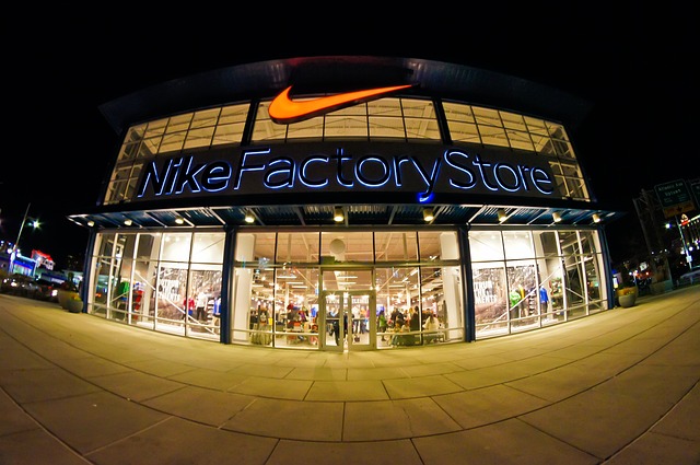 Baisse des bénéfices, le directeur général garantit à Pékin que Nike est une marque de Chine