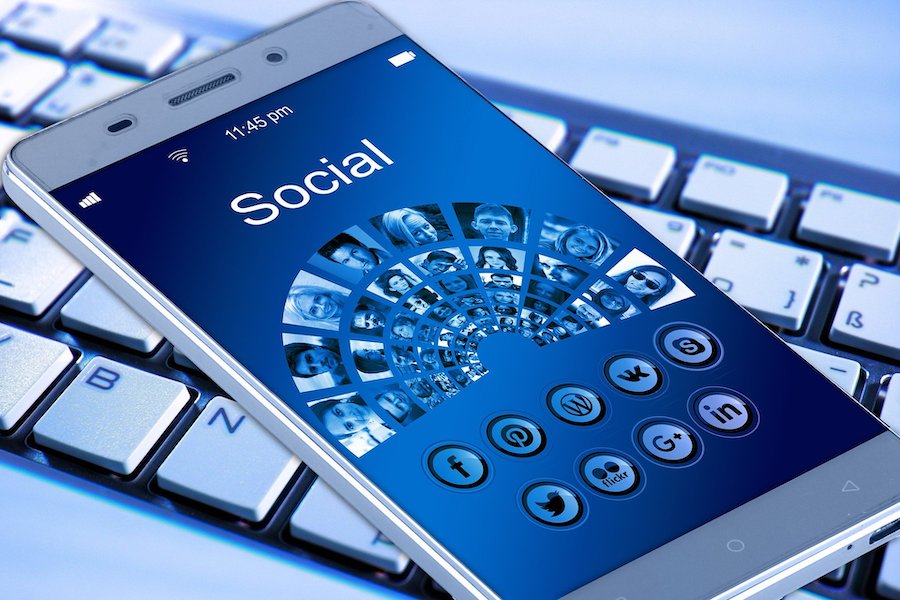 Texas : le gouvernement adopte une loi autorisant les utilisateurs à poursuivre les sociétés de médias sociaux