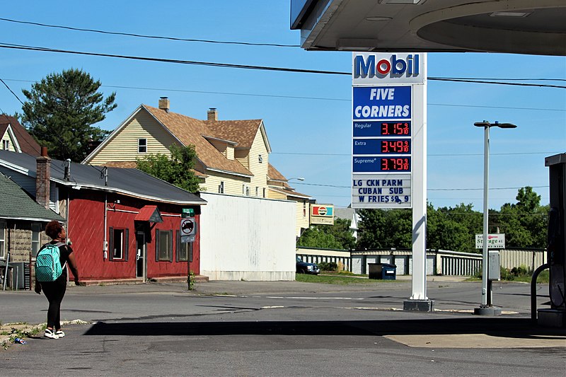 États-Unis : les experts avertissent que la hausse du prix des carburants pourrait encore s’accélérer