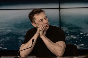 La société Neuralink d’Elon Musk, devrait procéder cette année aux premiers essais de son implant cérébral sur des humains