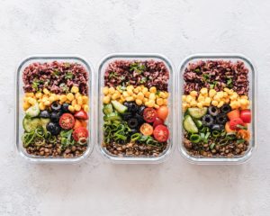 Changer ses habitudes alimentaires : est-il recommandé de prendre trois repas par jour ?