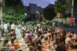 Crise alimentaire en Iran. La demande de viande bovine, de produits laitiers et de fruits a chuté de 30 % en une semaine